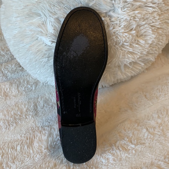 Women’s Ferragamo Rolo T loafer size 10 Floral burgundy black gray with brass - Picture 5 of 6